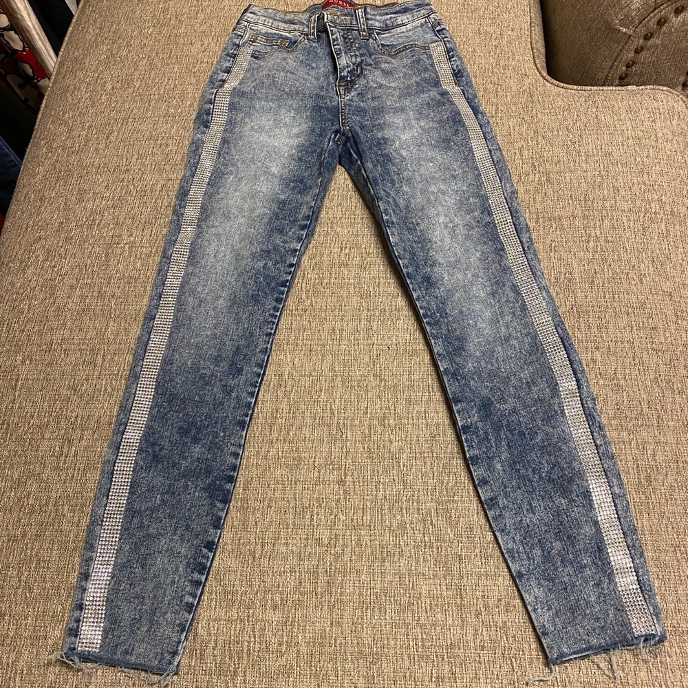 New guess jean.